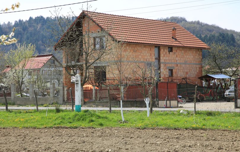 RO-UA 